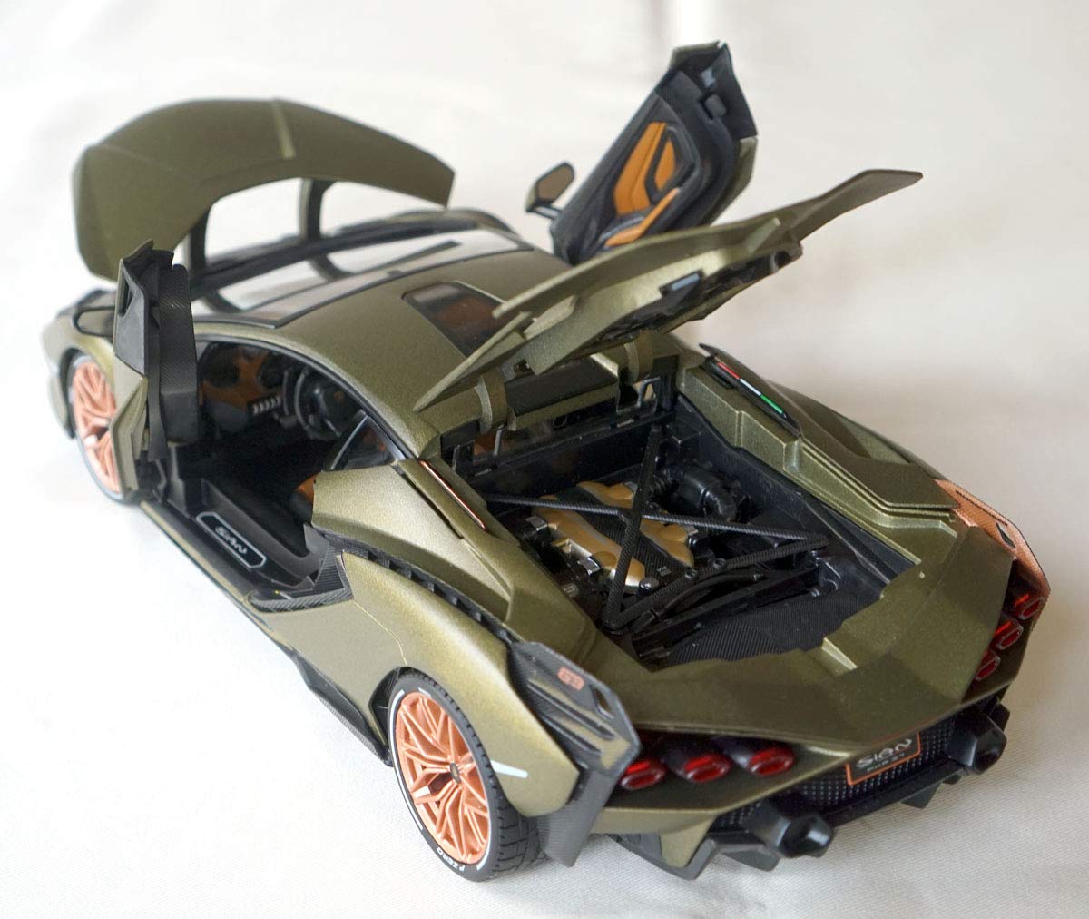 Amazon | ブラーゴ 1/18 ランボルギーニ シアン BBURAGO LAMBORGHINI